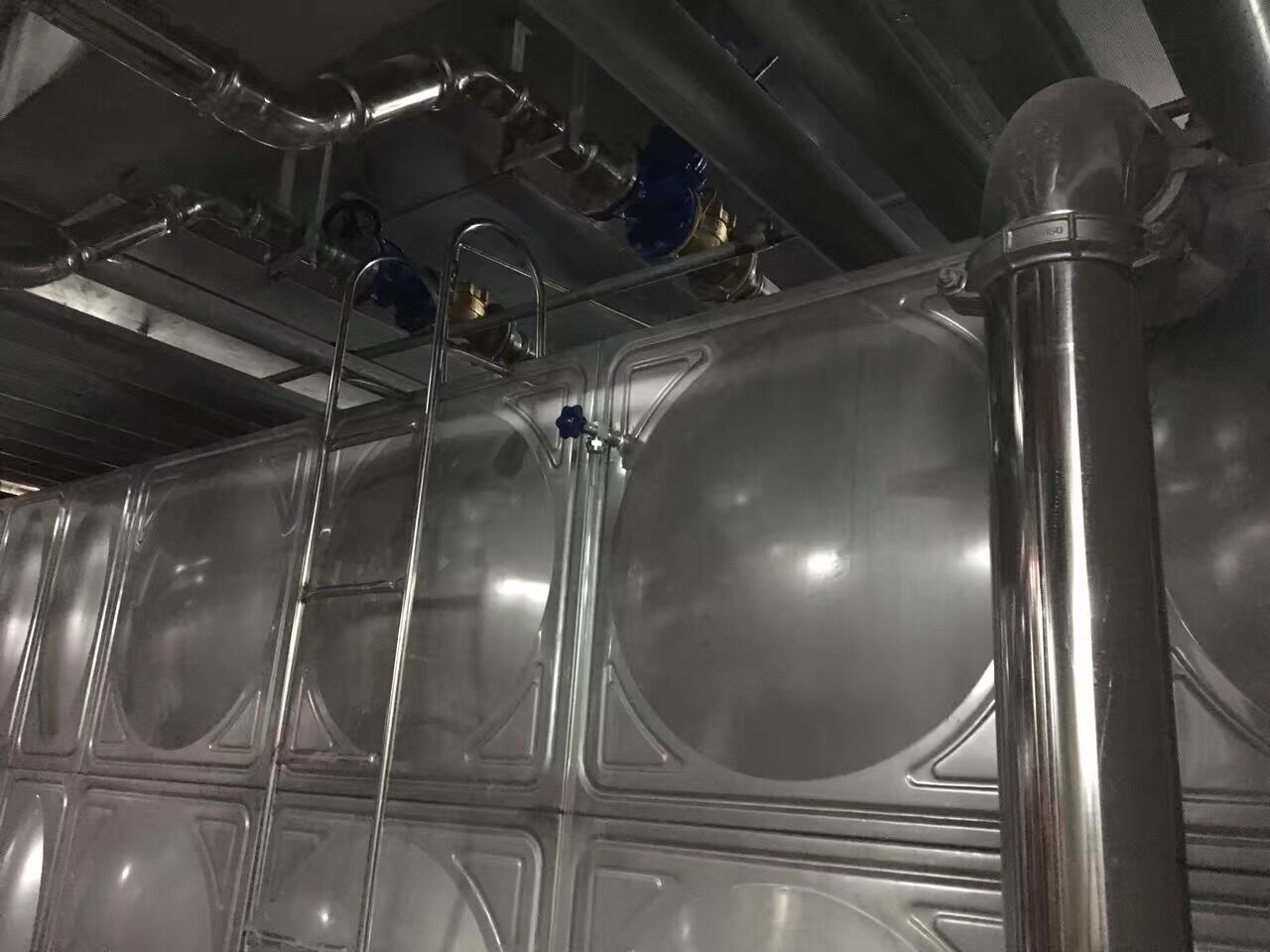 开云在线平台-开云在线网页版
管业品牌双卡压管件工厂案例实拍 开云在线平台-开云在线网页版
管业品牌双卡压管件工厂案例实拍
