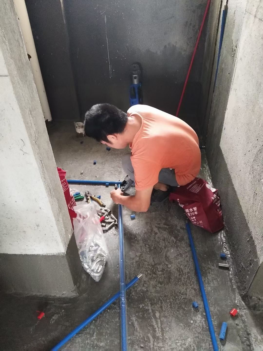 开云在线平台-开云在线网页版
牌覆塑不锈钢自来水管安装现场.jpg